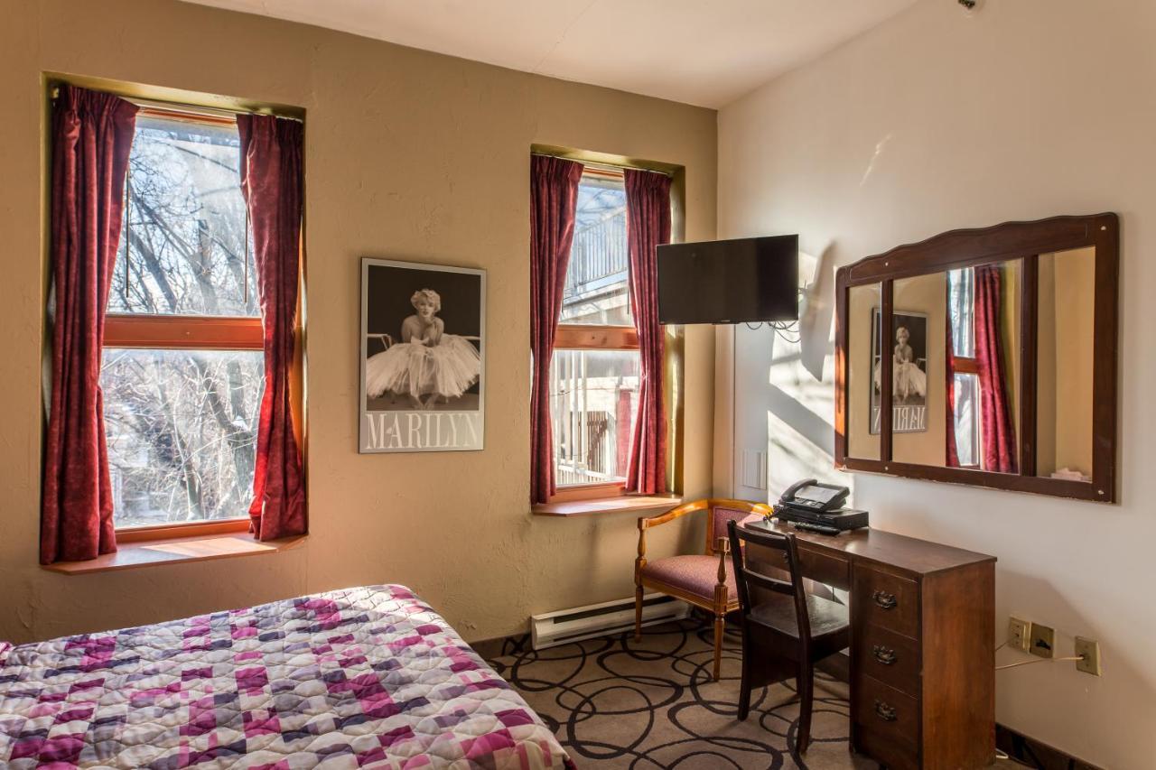 Hotel Champ De Mars Montreal Exterior photo