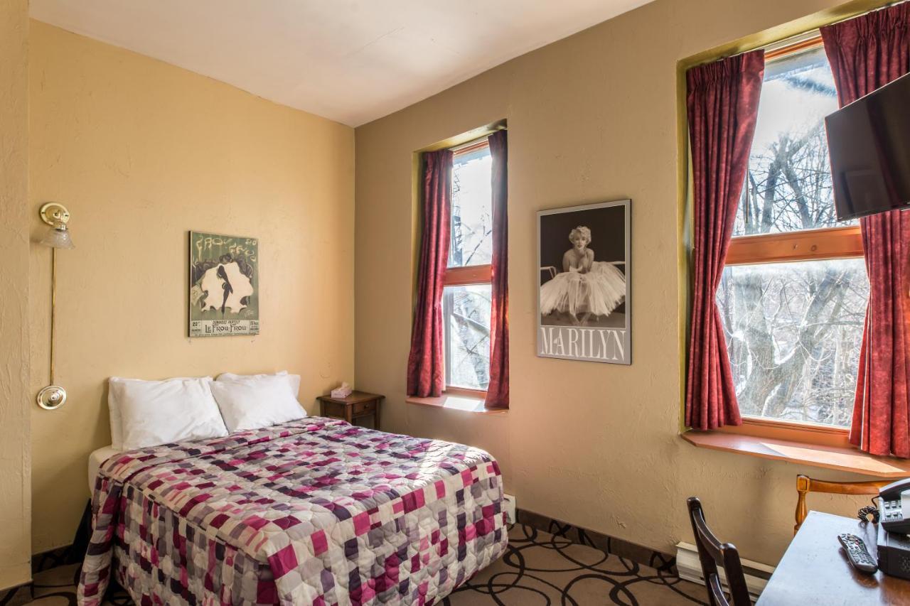 Hotel Champ De Mars Montreal Exterior photo